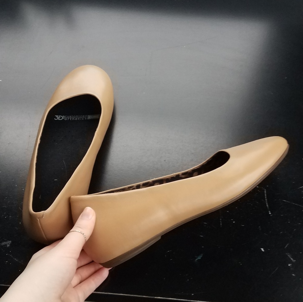 Cambridge Camel Flat  (Abeo) Size 10 Women's